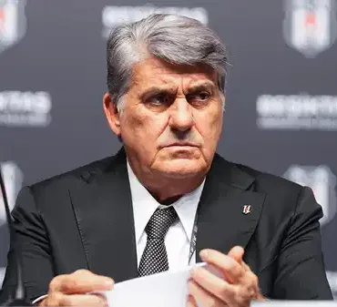 Besiktas-Tribunlerinden-Yonetime-Istifa-Cagrisi-featured