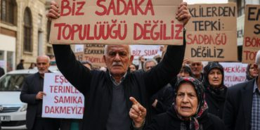 Emeklilerden-Sert-Tepki-Biz-Sadaka-Toplulugu-Degiliz-gemini
