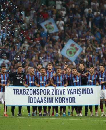 Trabzonspor-Zirve-Yarisinda-Iddiasini-Koruyor-gemini