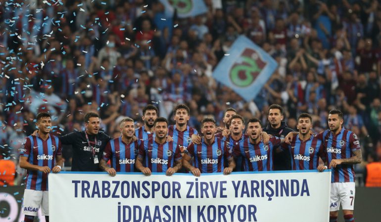 Trabzonspor-Zirve-Yarisinda-Iddiasini-Koruyor-gemini