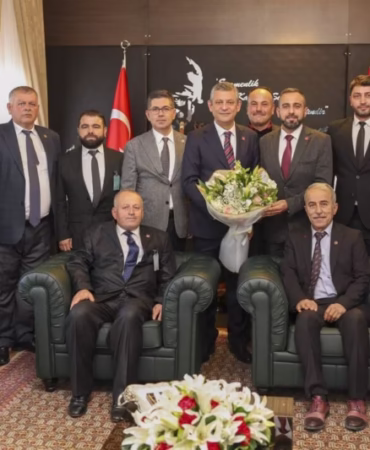 CHP Yenişarbademli Heyetinden Özel’e Ziyaret