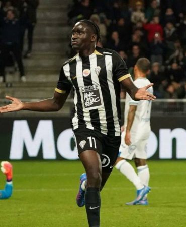 sidiki-cherif-kimdir-sidiki-cherif-kac-yasinda-nereli-sidiki-cherif-fenerbahceye-mi-transfer-oldu