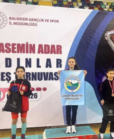 Yasemin Adar Güreş Turnuvası’nda Madalya Gururu