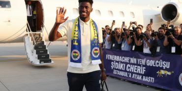Fenerbahcenin-Yeni-Golcusu-Sidiki-Cherif-Istanbula-Ayak-Basti-gemini