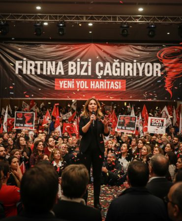 SOL-Partiden-‘Firtina-Bizi-Cagiriyor-Sloganiyla-Yeni-Yol-Haritasi-gemini