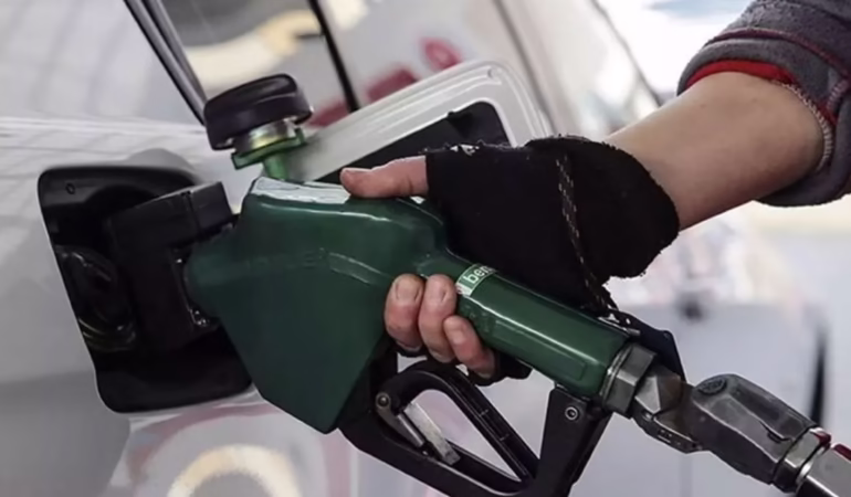 Akaryakıt Fiyatlarına Zam: Motorine 2.40 TL Artış Bekleniyor