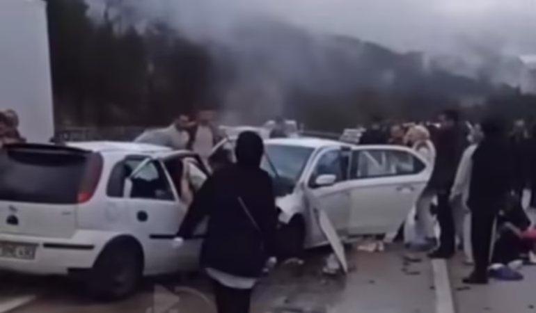 Antalya-Isparta Yolunda Feci Kaza: 6 Ölü