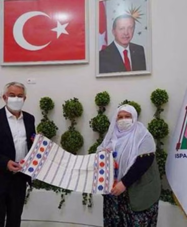 Başdeğirmen'den Zeynep Güneş'e Destek: Kıyafet Değil Hizmet Esastır