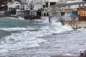 Bodrum'da Fırtına Etkisi: Bodrum-Datça Feribot Seferleri İptal Edildi