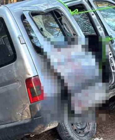Burdur Bucak’ta Hafif Ticari Araç Şarampole Devrildi: 3 Yaralı