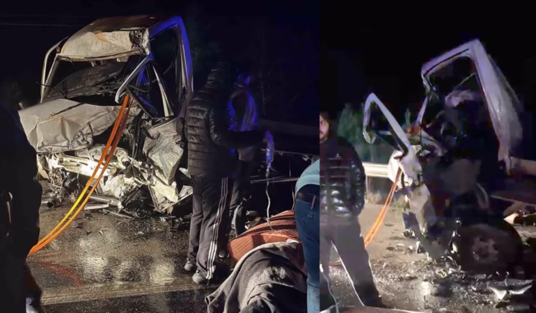 Burdur Dereboğazı Yolunda Tır ile Kamyonet Çarpıştı: 2’si Ağır 3 Yaralı