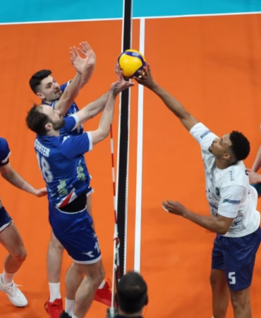 Bursa Büyükşehir Belediyespor Evinde İstanbul BBSK'yı 3-1 Yendi