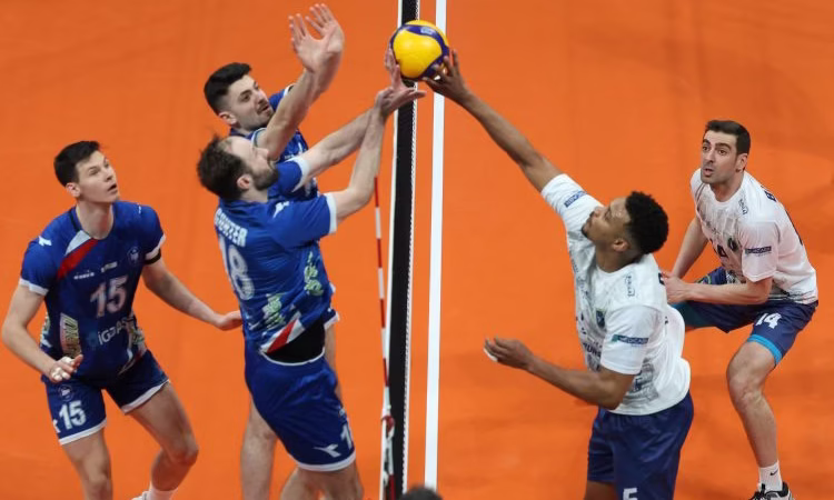 Bursa Büyükşehir Belediyespor Evinde İstanbul BBSK’yı 3-1 Yendi