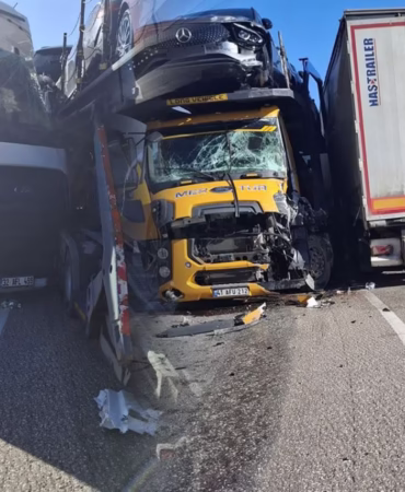 Isparta-Antalya Yolunda İki Tır Çarpıştı: Sürücüler Yaralandı