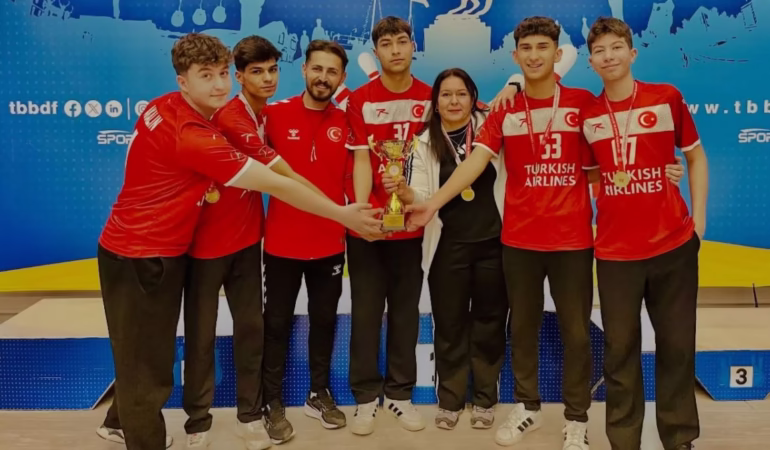 Isparta Mustafa Gürkan Anadolu Lisesi Bowlingde Türkiye Şampiyonu