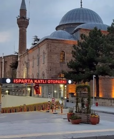 Isparta Ulu Camii Restorasyonu Ramazan’a Yetişmedi: Vatandaş Tepkili
