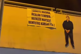 Isparta'da Alt Geçide Asılan Sloganlı Pankart Sosyal Medyada Gündem Oldu