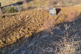 Isparta'da Feci Kaza: Şarampole Devrilen Araçta 10 Kişi Yaralandı