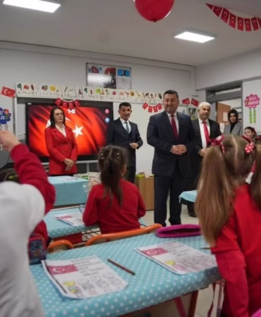 Isparta’da İkinci Dönem Başladı: İlk Dersin Konusu Bayrak Sevgisi
