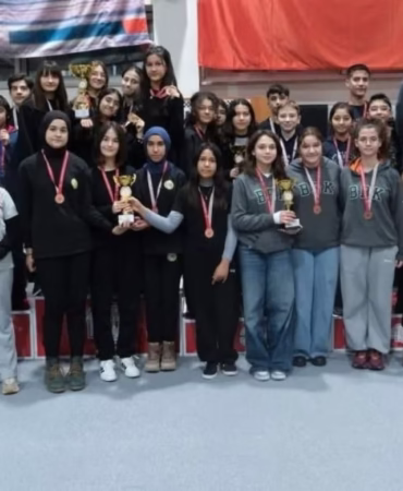 Isparta’da Okullar Arası Satranç Turnuvasında Şampiyonlar Belli Oldu