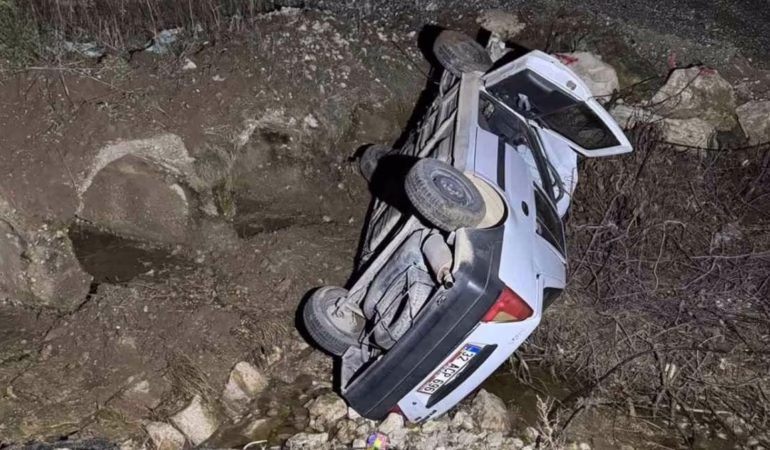 Isparta’da Otomobil Şarampole Devrildi: Aynı Aileden 5 Yaralı