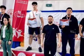 Ispartalı Öğrencilerden Kick Boks Türkiye Şampiyonasında Büyük Başarı