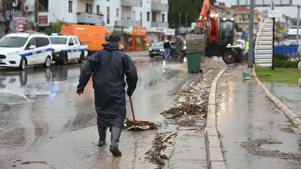 İzmir’de Sağanak Sona Erdi: Rekor Yağış Menderes’e Düştü