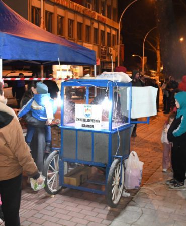 İznik’te Çocuklar Eski Ramazan Coşkusunu Doyasıya Yaşıyor