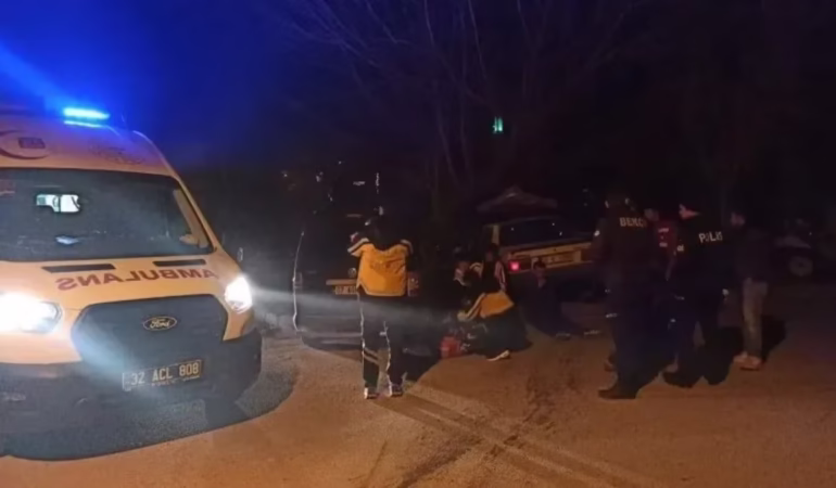 Kıbrıs Mahallesi Kavşağında Şiddetli Çarpışma: 4 Kişi Yaralandı