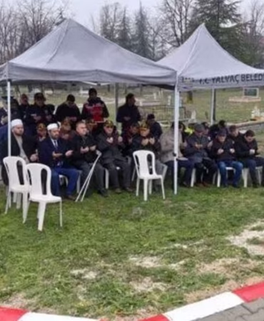 Şehit Polis Onur Şirin Yalvaç'ta Kabri Başında Dualarla Anıldı