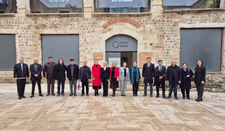 Türk Kırmızısı İçin Bilimsel Çağrı: Doğru Reçete Analizle Bulunur