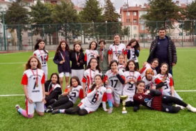 Yıldız Kızlar Futbol İl Birincisi Mustafa Şener Ortaokulu Oldu