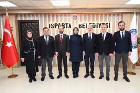 Fatma Betül Sayan Kaya'dan Isparta Belediyesi'ne Taziye ve Nezaket Ziyareti