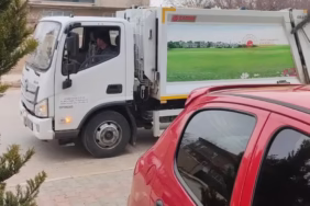 Gelendost Başkanı Kurtbolat İzinli Şoförün Yerine Çöp Kamyonu Kullandı