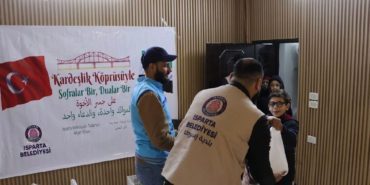 Isparta Belediyesi Suriye’de 500 Kişiye İftar Yemeği Ulaştırdı