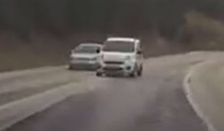 Isparta-Burdur Dostluk Yolu’nda Faciadan Dönüldü: Hatalı Sollama Kamerada
