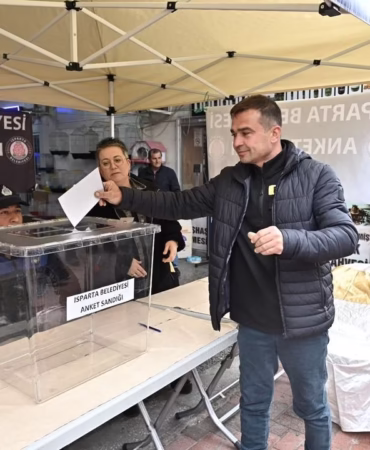 Isparta Cumhuriyet Caddesi İçin Halk Oylaması Başladı