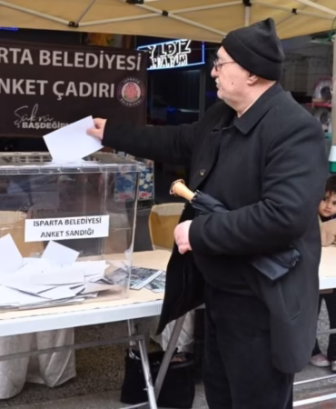 Isparta Cumhuriyet Caddesi Trafik Anketi Cumartesi Sona Eriyor