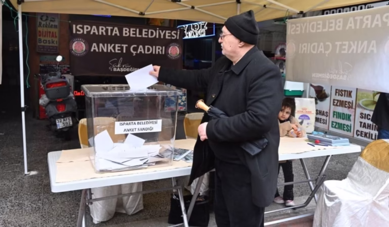 Isparta Cumhuriyet Caddesi Trafik Anketi Cumartesi Sona Eriyor