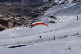 Isparta Davraz Kayak Merkezi'nde Yamaç Paraşütü Şöleni