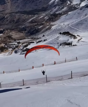 Isparta Davraz Kayak Merkezi’nde Yamaç Paraşütü Şöleni