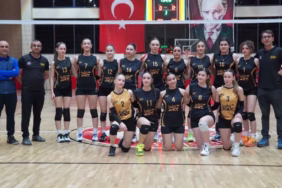 Isparta Kadın Voleybolunda İki Kulüpten Tarihi Şampiyonluk