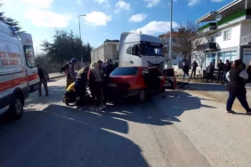 Isparta Şarkikaraağaç'ta İki Araç Çarpıştı: 4 Kişi Yaralandı