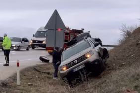 Isparta'da 3 Araçlı Zincirleme Trafik Kazası Kamerada: 8 Yaralı