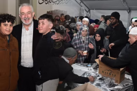 Isparta'da Kadir Gecesi Coşkusu: Sahur İkramı ve Kutsal Emanetler