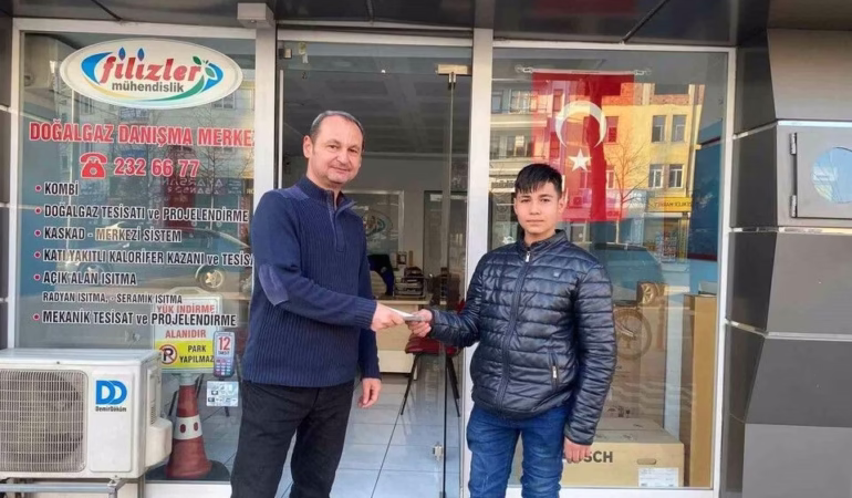 Isparta’da Yola Düşen Parasını Haberlerde Görerek Geri Aldı