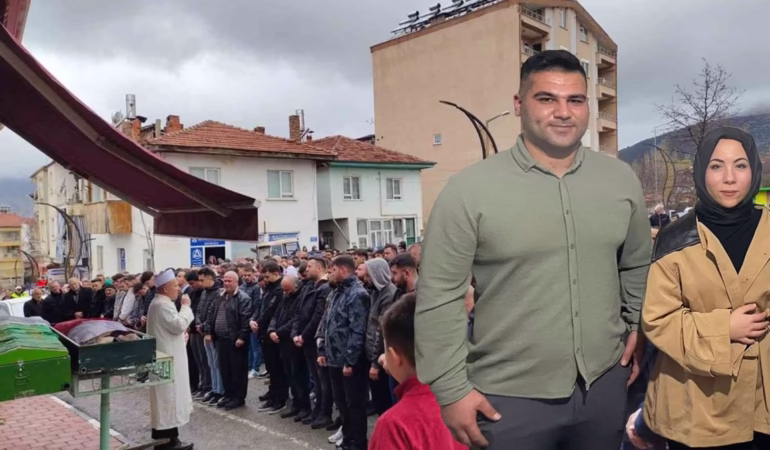 Isparta'daki Feci Kazada Ölen Nişanlı Çift Yan Yana Toprağa Verildi