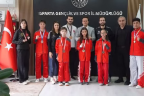 Isparta'nın Şampiyon Kick Boksçularından İl Müdürü Kaya'ya Ziyaret