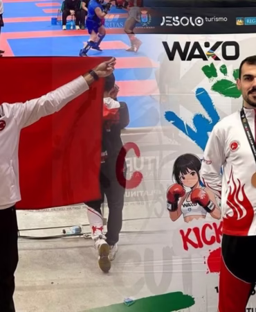 Milli Kickboksçu Oğuzhan Çelik’ten İtalya’da Dünya Üçüncülüğü