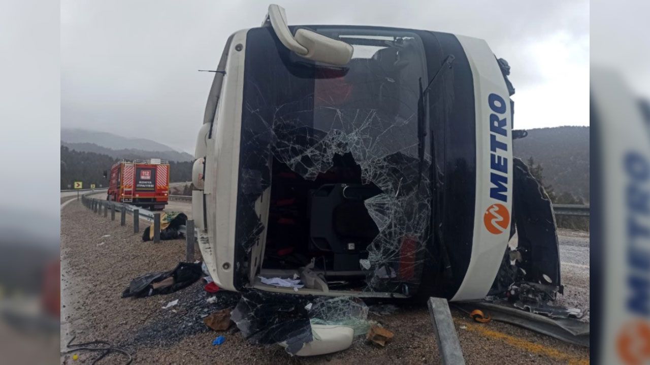 Seydişehir’de Kaza: Antalya-Konya Yolunda Otobüs Devrildi, 15 Yaralı